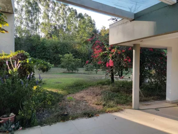 Imagem Descubra o privilégio de viver em uma verdadeira mansão duplex no exclusivo Condomínio Belvedere, em Esmeraldas! Com impressionantes 850m² de área útil, esta residência foi projetada para proporcionar