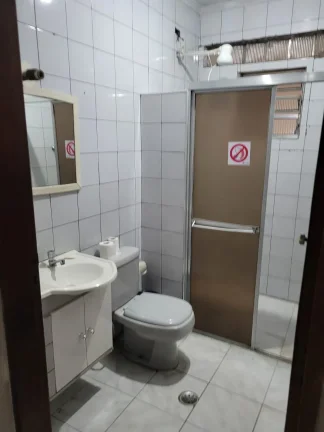 Imagem Casa em uma rua tranquila na Zona Norte - 100M² de área construída, 4 Dorms, 2 Vagas, Cozinha Ampla.