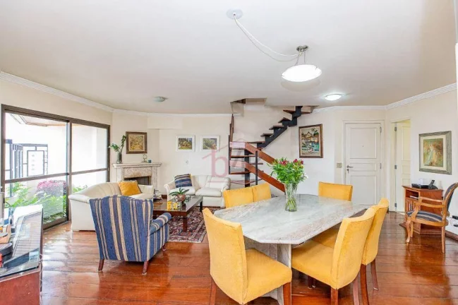 Imagem Cobertura no Brooklin: 278m² com Piscina Privativa e Quadra de Tênis