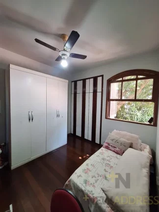Imagem Apartamento Amplo na Praia da Costa: 3 Quartos, 3 Banheiros e Sol da Manhã