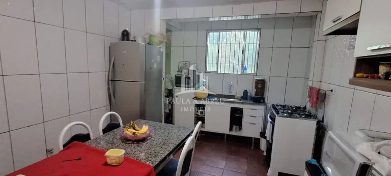 Imagem Casa 3 Dormitórios, 2 Banheiros, Lavanderia e 2 Vaga, muita escada, no Jardim Ipê, Mauá