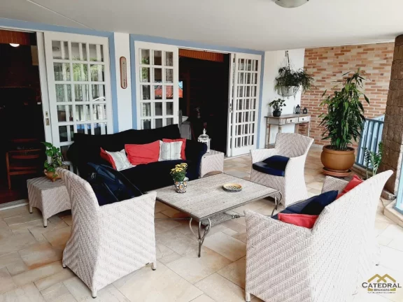 Imagem Casa em condomínio à Venda (PORTEIRA FECHADA) AC 800 m2, Piscina, quadra de Tênis. . . Jundiaí/SP