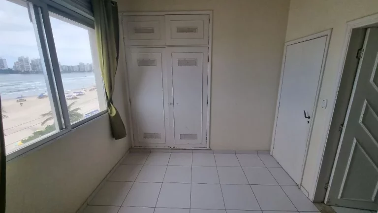 Imagem ÓTIMO APTO FRENTE TOTAL AO MAR NA PRAIA DE PITANGUEIRAS, 3 SUÍTES, 1 VAGA DE GARAGEM.