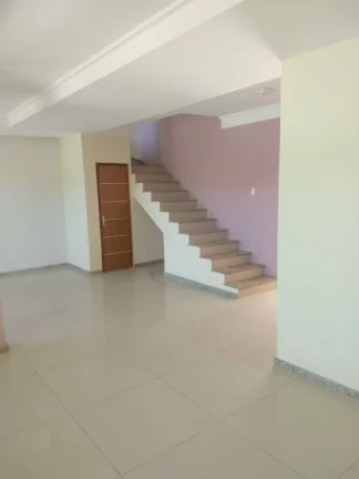 Imagem Casa à Venda no Bairro Farolândia - 4 Quartos, 2 Vagas de Garagem