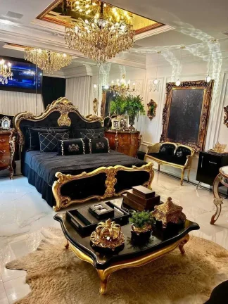 Imagem Casa Neoclássica mobiliada com 4 suítes e 4 vagas de garagem em condomínio fechado no bairro Rio do Meio em Camboriú