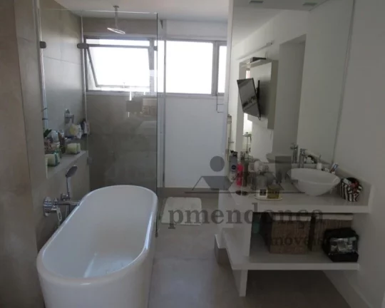 Imagem Descrição do Imóvel Apartamento amplo com 3 dormitórios sendo que 01 foi aberto para closet, 02 ...
