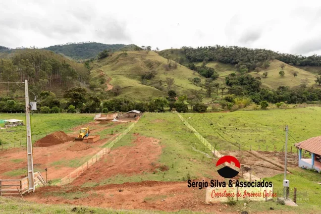 Imagem Chácara a Venda Localizado na Região de Wenceslau Baz - MG.