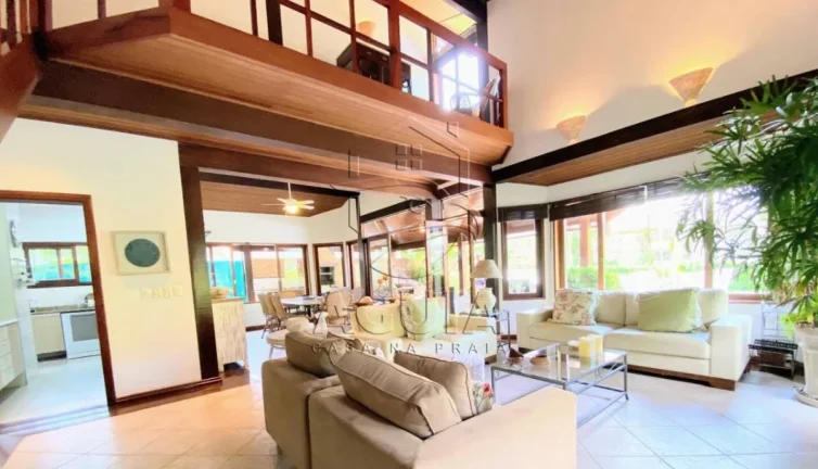 Imagem Casa de condomínio a 150 metros da praia do Lázaro em Ubatuba!