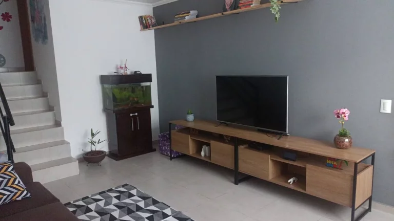 Imagem Lindo Sobrado semi-geminado - Residencial Villa D´este