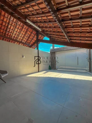 Imagem Casa moderna com piscina no bairro Canto do Forte!