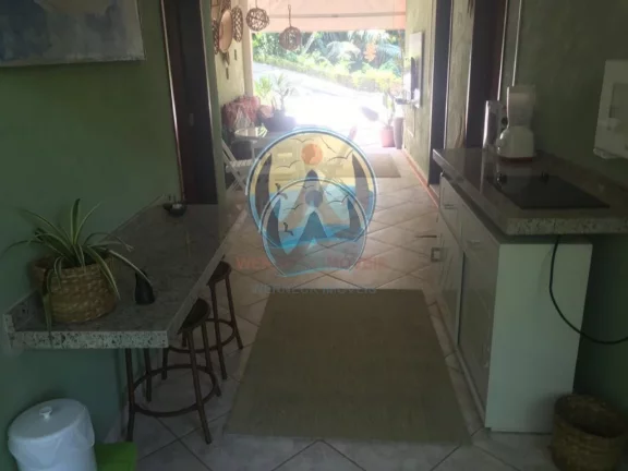 Imagem Casa de Luxo à Venda em Ubatuba-SP, Bairro Promirim: 4 Quartos, 4 Suítes, 2 Salas, 5 Banheiros, 290m². Venha Conferir!