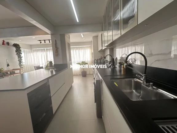 Imagem Apartamento Quadra mar á venda com 2 dormitórios sendo uma suíte localizado em Balneário Camboriú