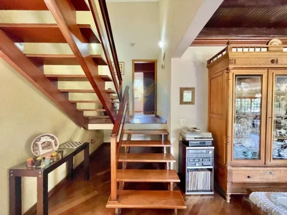 Imagem Casa em Condomínio a Venda no bairro Granja Viana - Carapicuíba, SP