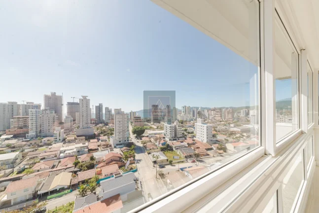 Imagem SEMIMOBILIADO -Praia de Perequê em Porto belo! 2 suítes. 102,24 m². 2 vagas.