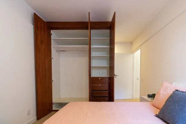 Imagem OPORTUNIDADE IMPERDÍVEL Apartamento 121M², 3Q, 1Suíte, 2 Banheiros, 1 Vaga.