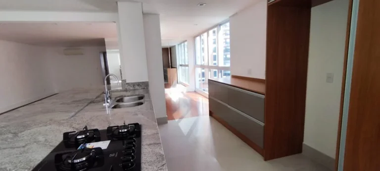 Imagem Apartamento 144 M², 3Q, 1 Suíte, 3º opcional, todo reformado, sala e cozinha gourmet integrados com forno e cooktop, academia, playground, ar split.