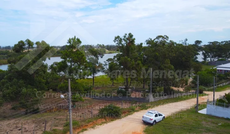 Imagem Terreno de 550 m com duas esquinas e vista para a Lagoa dos Freitas. BR076.1