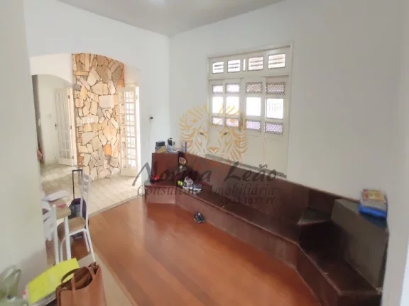 Imagem Casa de ESQUINA à Venda na Coroa do Meio. Próximo ao Condomínio La Villette.