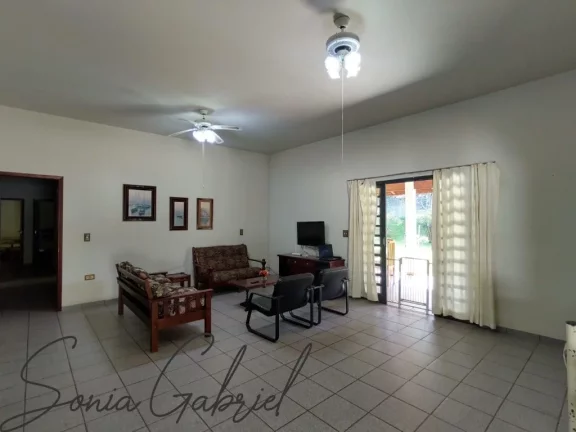 Imagem Chácara de luxo à venda em Louveira-SP, no bairro Monterrey, com 4 quartos, 4 suítes e 365,65m² de área! Imagem Chácara de luxo à venda em Louveira-SP, no bairro Monterrey, com 4 quartos, 4 suítes e 365,65m² de área!