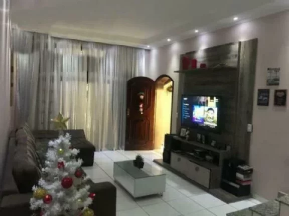 Imagem Sobrado com 3 Quartos e 3 banheiros à Venda, 237 m² por R$ 650.000