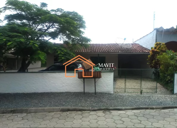 Imagem Imperdível oportunidade! Casa à venda em Barra Velha-SC, bairro Itajuba: 2 quartos, 1 sala, 1 banheiro, 1 vaga de garagem.
