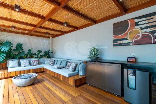 Imagem Casa à venda com 3 quartos, sendo 3 suítes, em Morumbi, São Paulo - SP