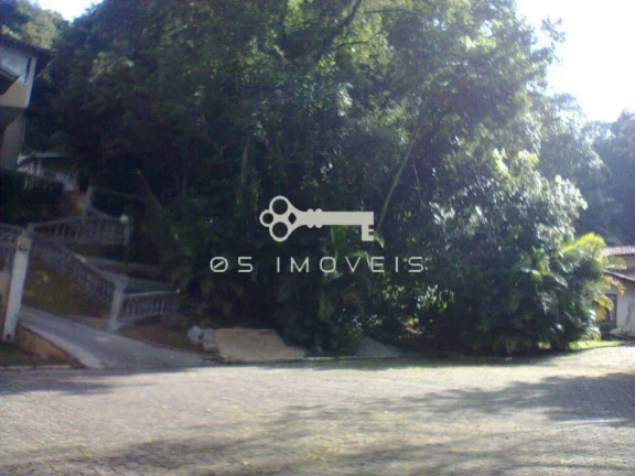 Imagem Lote no Condomínio Forest Hills - Alto e no final da rua