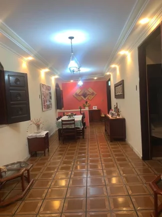 Imagem Casa à venda no Bairro Ponto Novo - Espaçosa 4/4 com suíte e 250 vagas de garagem!