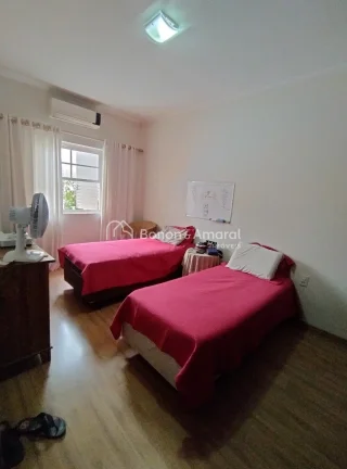 Imagem Encontre o Seu Novo Lar ou Espaço Comercial no Taquaral! 

Esta casa incrível no Taquaral é perfe...