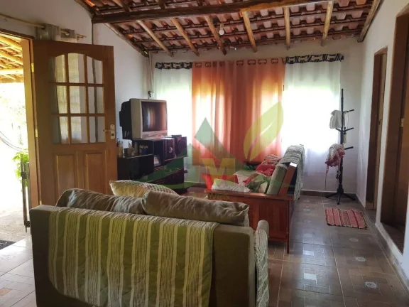 Imagem Linda Chácara em Piracaia: 1600m², Piscina, Lago, Poço, e Mais!