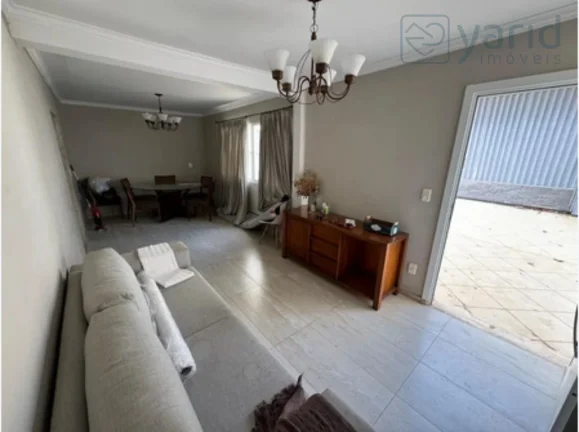 Imagem Imperdível: Casa à venda em Jundiaí-SP, Jardim das Samambaias! 4 quartos, 1 suíte, 2 salas, 2 banheiros, 3 vagas, 247,00 m².