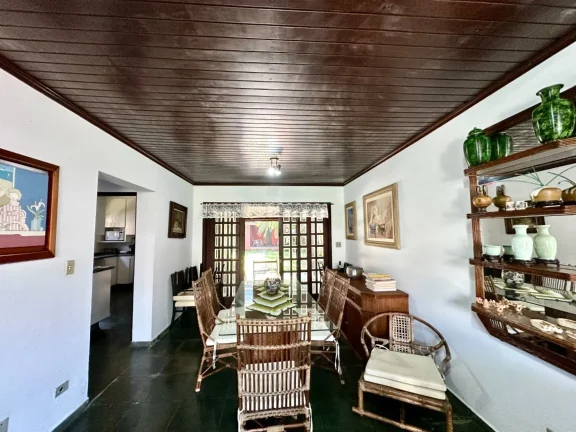 Imagem Casa à venda em Riviera de São Lourenço: 3 quartos, 1 suítes, 2 salas, 4 vaga, 199,70 m² no Riviera Módulo 21. Venha conferir!