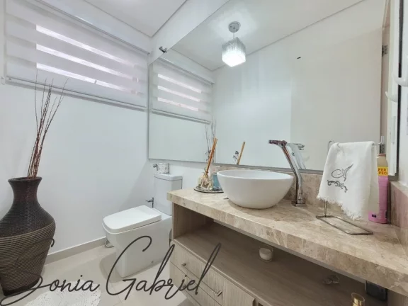 Imagem Residência de Luxo no Condomínio Reserva da Mata: 3 quartos, 3 suítes, 3 salas, 4 banheiros, 4 vagas, 231,40m² - Vinhedo-SP.