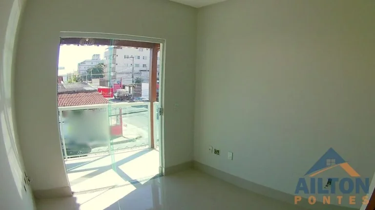 Imagem Casa Duplex com 03 Quartos à Venda na Praia do Morro - Guarapari/ES