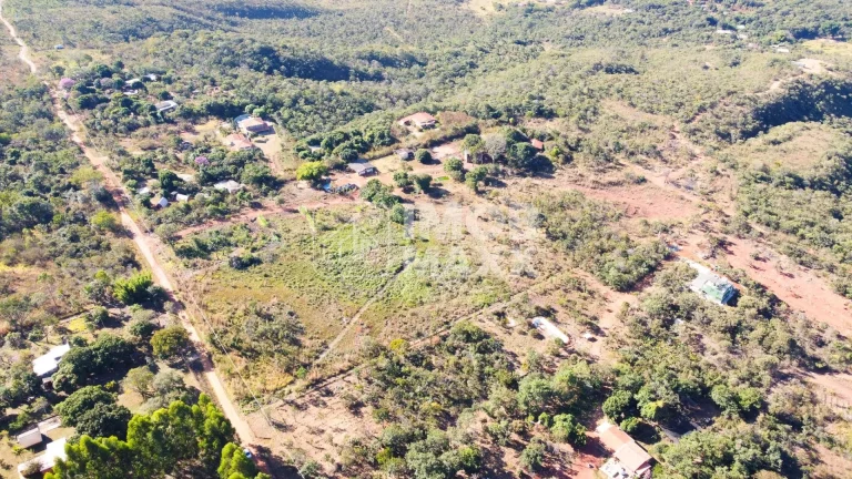 Imagem Chácara a venda NR Euller Paranhos - terra nua - 28000 m² - com nascente - Escriturada e Registrada.