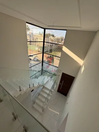 Imagem Casa Alto Padrão NOVA em Condomínio Fechado