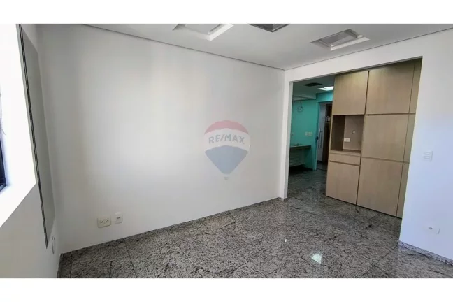 Imagem Sala comercial com 40m² com recepção 2 salas 2 banheiros 2 vagas para locação na Vila Olímpia