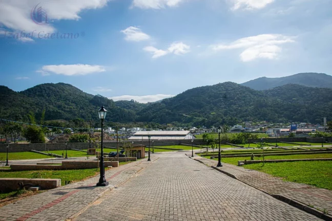 Imagem Terreno à venda em Condomínio Fechado Itapema/SC