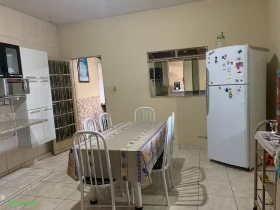 Imagem *OPORTUNIDADE DE NEGÓCIO!!!

*CASA CONSTITUÍDA POR 2 QUARTOS, SALA, COZINHA, BANHEIRO, ÁREA DE SE...