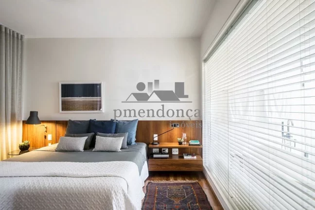 Imagem Lindo apartamento reformado com 1 suíte e 2 vagas, 140m².3