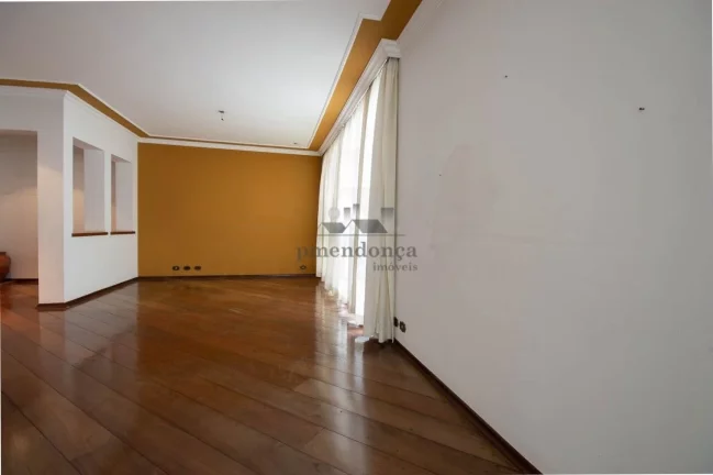 Imagem . Apartamento com 207 m², 3 dormitórios, 2 suítes, living para 2 ambientes, copa e cozinha, área...