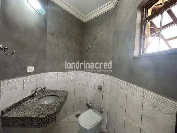 Imagem Magnífico Sobrado com 3 Dormitórios, Suíte, Piscina, Churrasqueira e 4 Vagas de Garagem em Terreno de 416 m² - Oportunidade em Zona Residencial ZR-4!