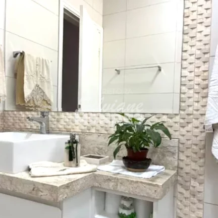 Imagem Excelente casa 280 m² com piscina no condomínio Vivendas do Lago