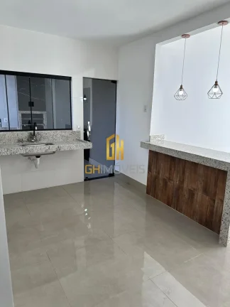 Imagem A casa possui 

- 3 quartos sendo 1 suíte 
- Sala 
- Cozinha 
- Banheiro social 
- Área Gurmet 
- ...