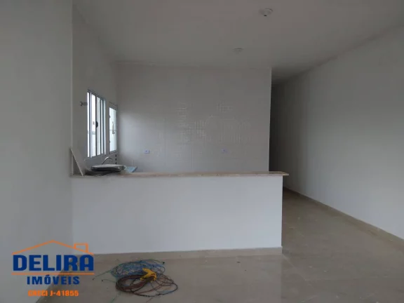 Imagem Linda Casa à Venda - Seu Novo Lar com Vista para a Natureza!