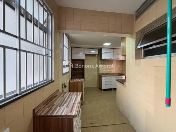 Imagem More com praticidade e excelente localização no coração de Campinas! Este apartamento conta com ...