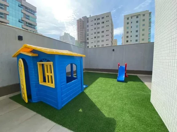 Imagem Apartamento quadra mar com 3 suítes e 3 vagas de garagem - Meia Praia/SC