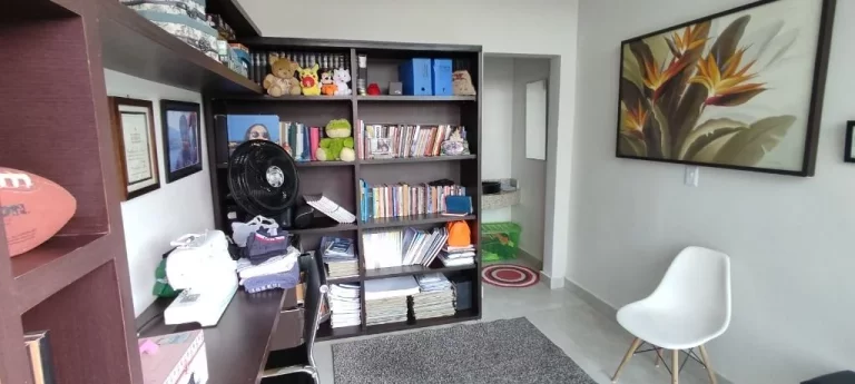 Imagem Casa com 4 dormitórios, 445 m² - venda por R$ 3.500.000 ou aluguel por R$ 18.000/mês - Jardim Imperial Hills III - Arujá/SP