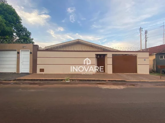 Imagem Casa com 3 dormitórios à venda, 180 m² por R$ 520.000,00 - Centro - Itumbiara/GO