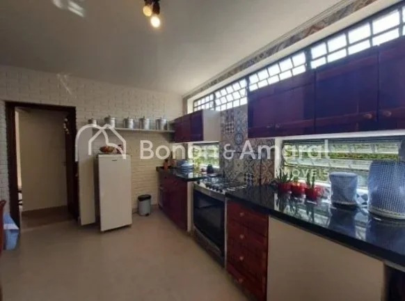 Imagem Casa com 4 Quartos e 3 banheiros à Venda, 481 m